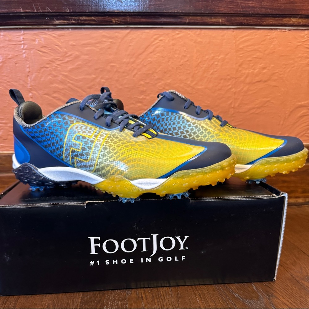 Never worn Golf shoes- sold